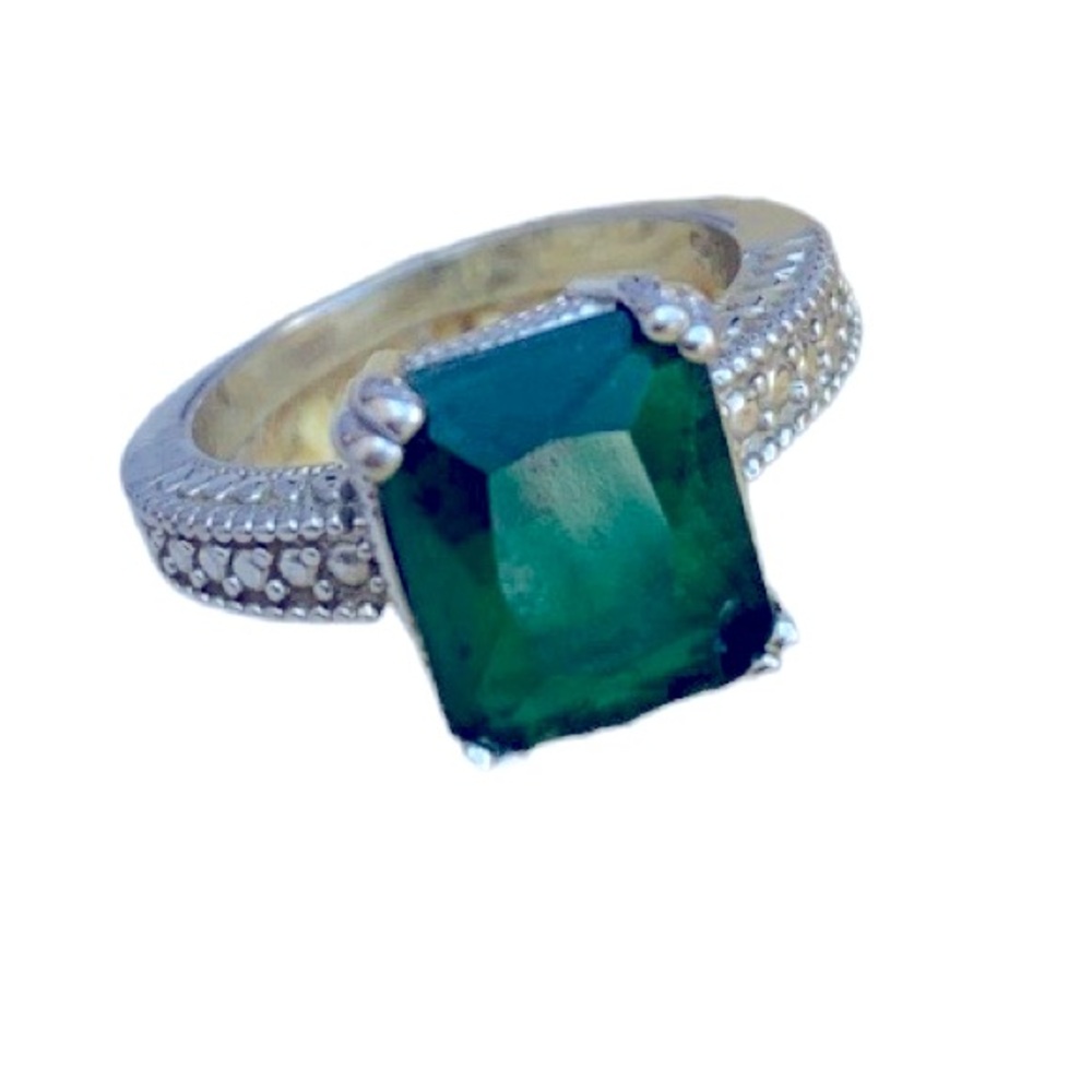 Emerald Stone Jewel Scent Candle Bath Bomb Silver Tone Ring Fashion Jewelry